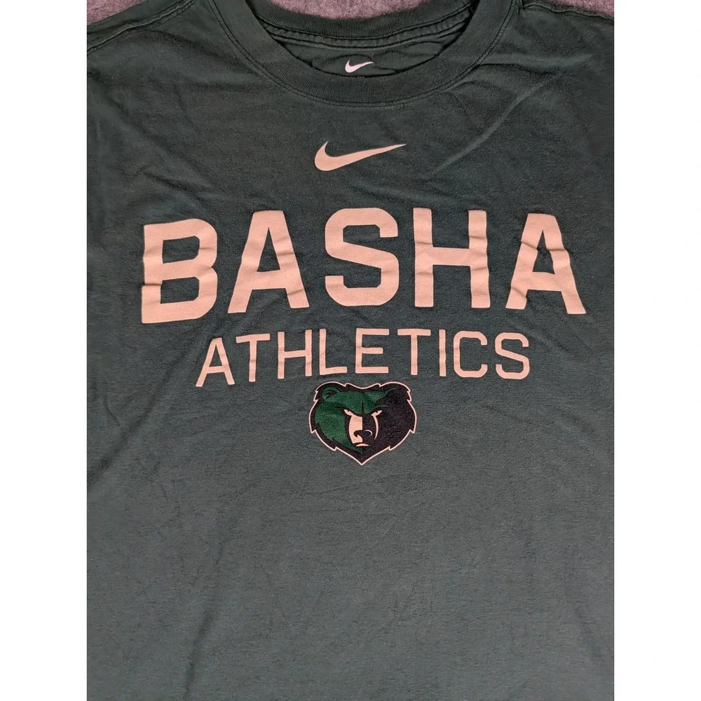 Nike Basha Athletics Men Green‎ Short Sleeve Graphic T-Shirt Grizzly Bear Mascot